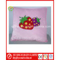 Heißer Verkauf Plüsch weiches quadratisches Kissen mit Erdbeere